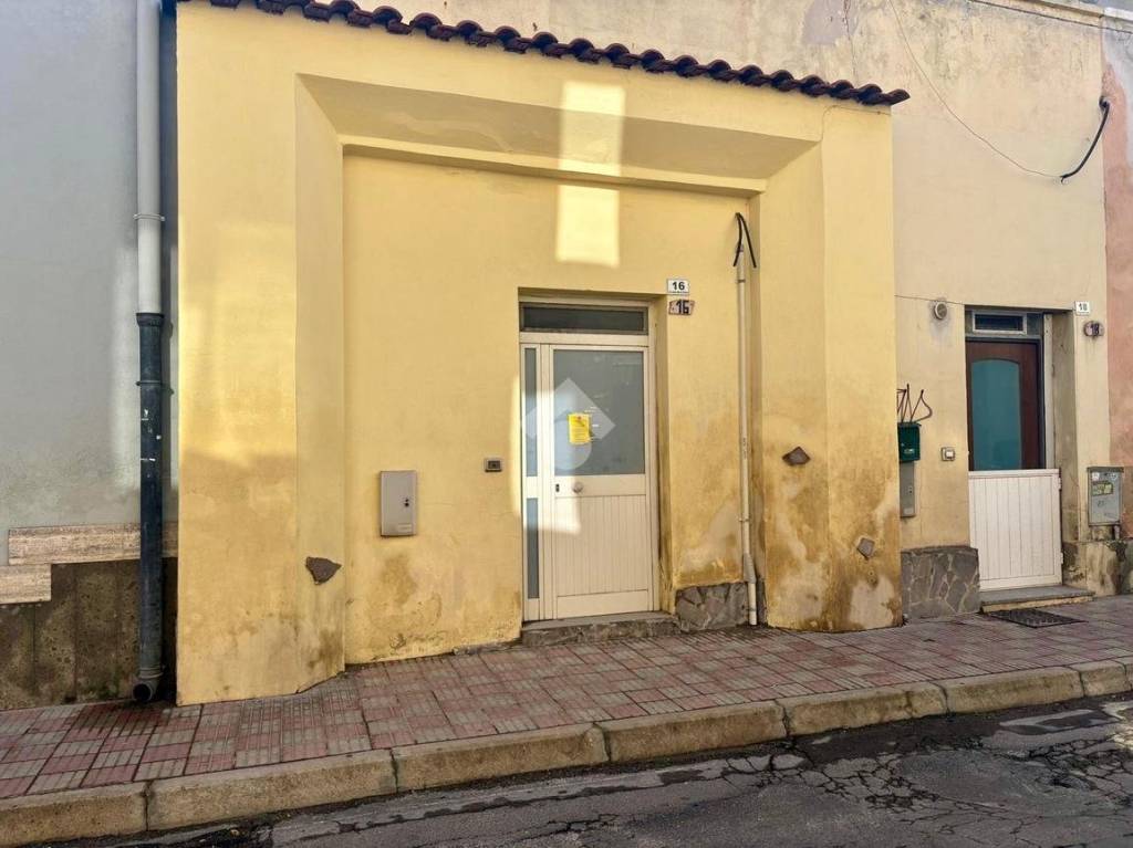 appartamento in vendita a Cagliari in zona Pirri