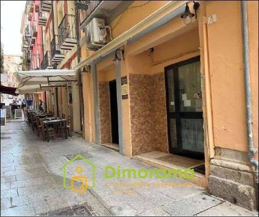 negozio in vendita a Cagliari in zona Marina