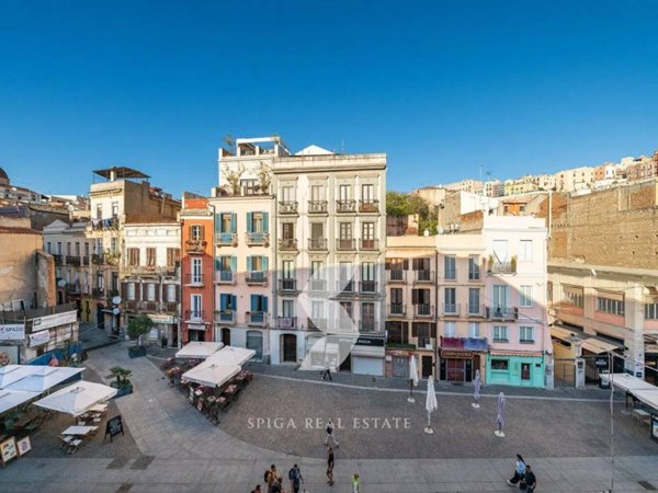 appartamento in vendita a Cagliari in zona Marina
