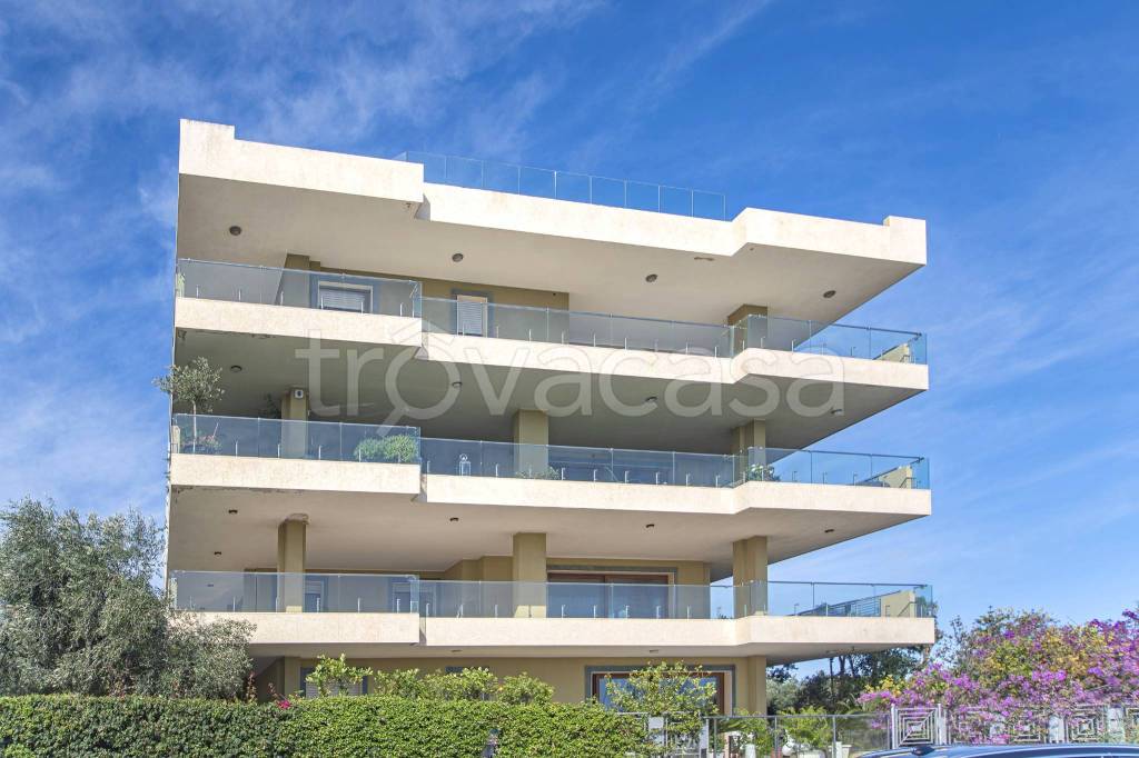 appartamento in vendita a Cagliari in zona Genneruxi