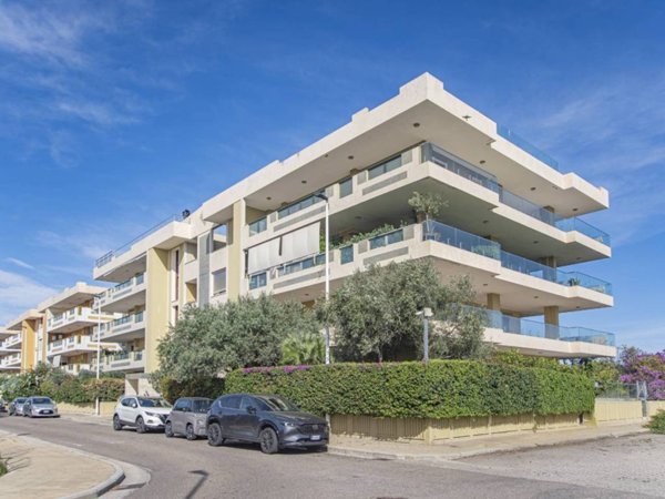 appartamento in vendita a Cagliari in zona Genneruxi