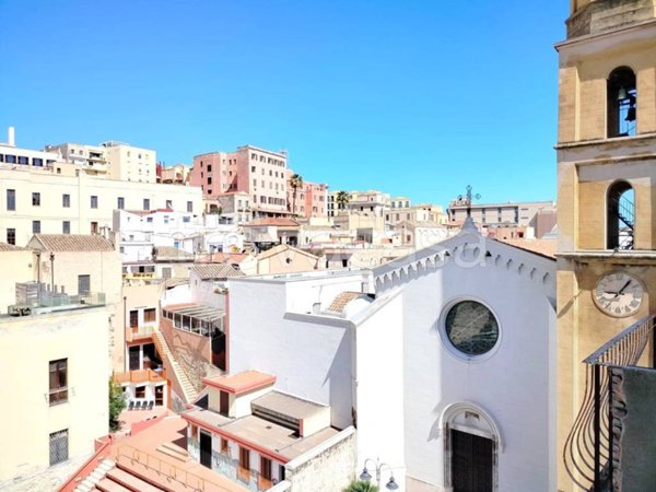 appartamento in vendita a Cagliari in zona Marina