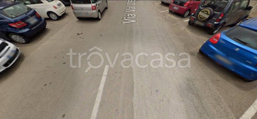 locale commerciale in vendita a Cagliari in zona Is Mirrionis/San Michele