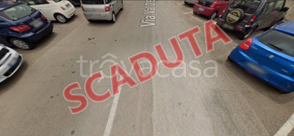 locale commerciale in vendita a Cagliari