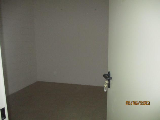 locale commerciale in vendita a Cagliari in zona Tuvixeddu/Tuvumannu