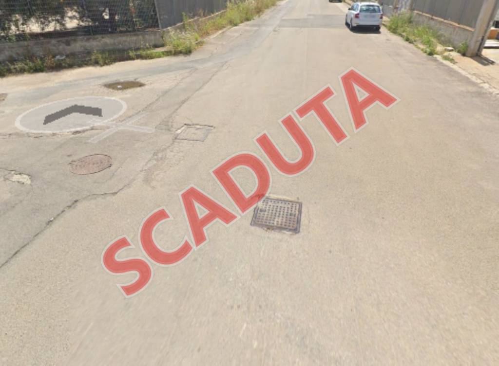 negozio in vendita a Cagliari in zona Pirri