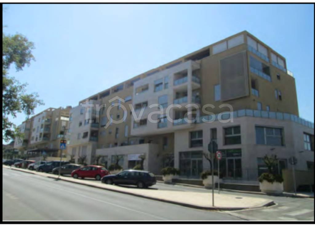 locale commerciale in vendita a Cagliari in zona Tuvixeddu/Tuvumannu