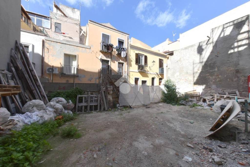 appartamento in vendita a Cagliari in zona Stampace/Punici