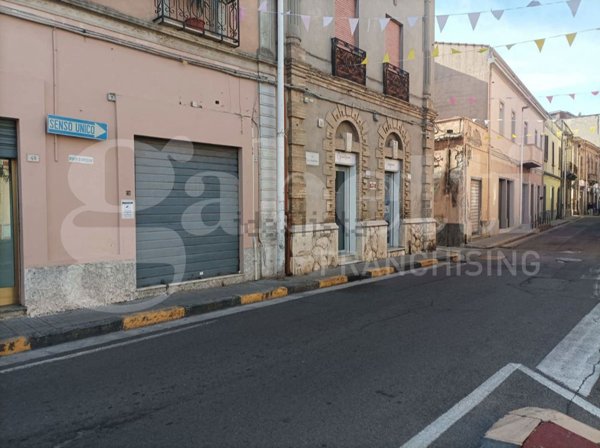 locale commerciale in vendita a Cagliari