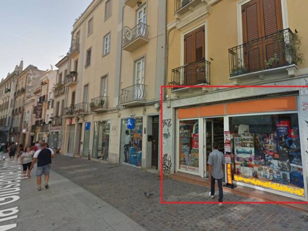 negozio in vendita a Cagliari in zona Villanova