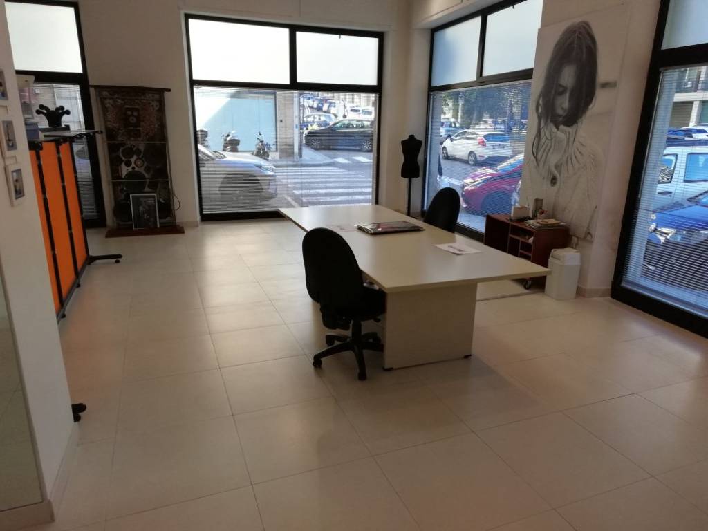 negozio in vendita a Cagliari