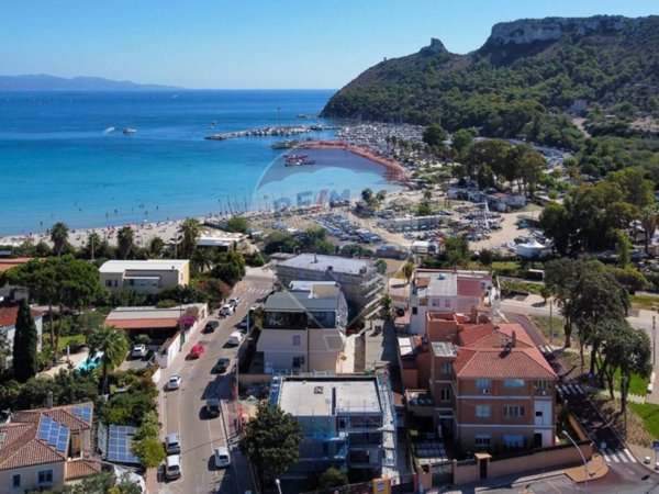 appartamento in vendita a Cagliari in zona Poetto/Marina Piccola