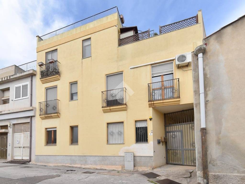 appartamento in vendita a Cagliari in zona Pirri