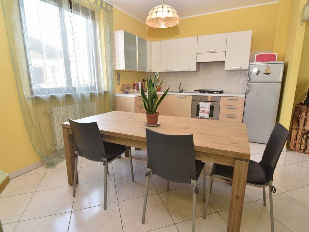 appartamento in vendita a Cagliari in zona Genneruxi