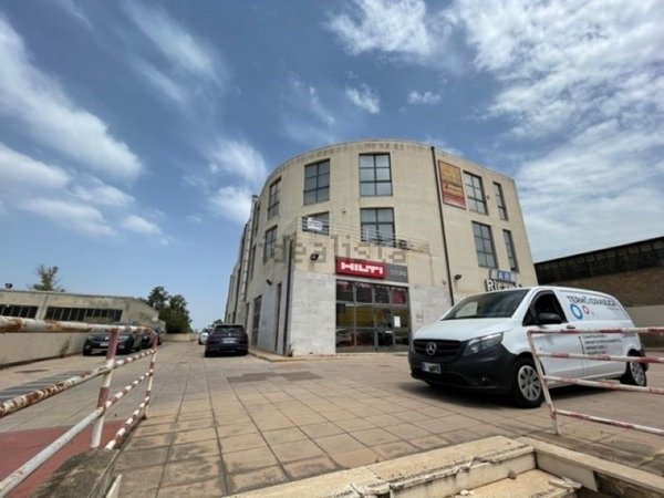 ufficio in vendita a Cagliari in zona Sant'Avendrace