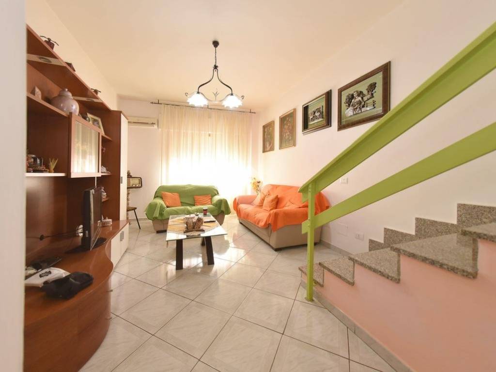casa indipendente in vendita a Cagliari in zona Pirri
