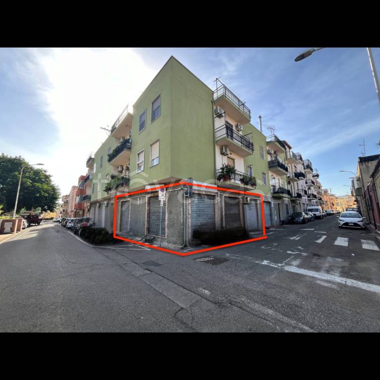 negozio in vendita a Cagliari in zona Pirri