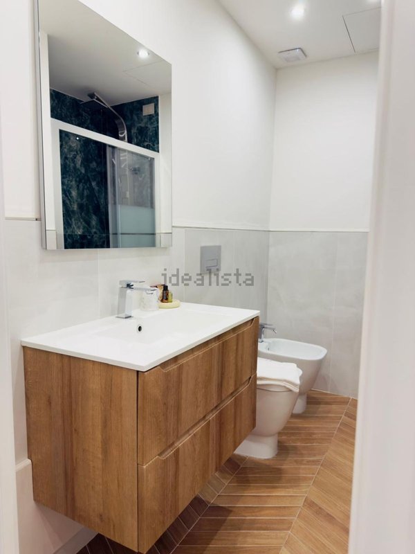 negozio in vendita a Cagliari in zona Marina