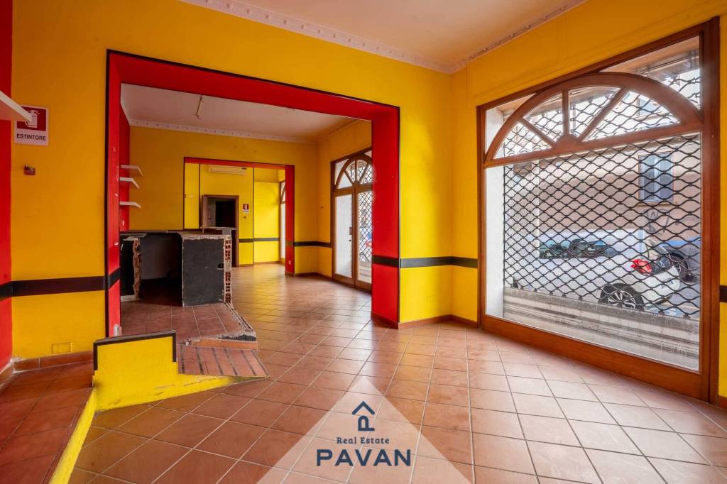 negozio in vendita a Cagliari in zona San Benedetto