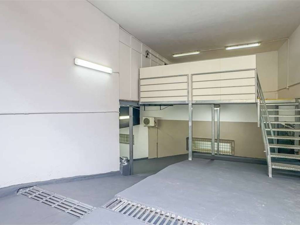 locale di sgombero in vendita a Cagliari