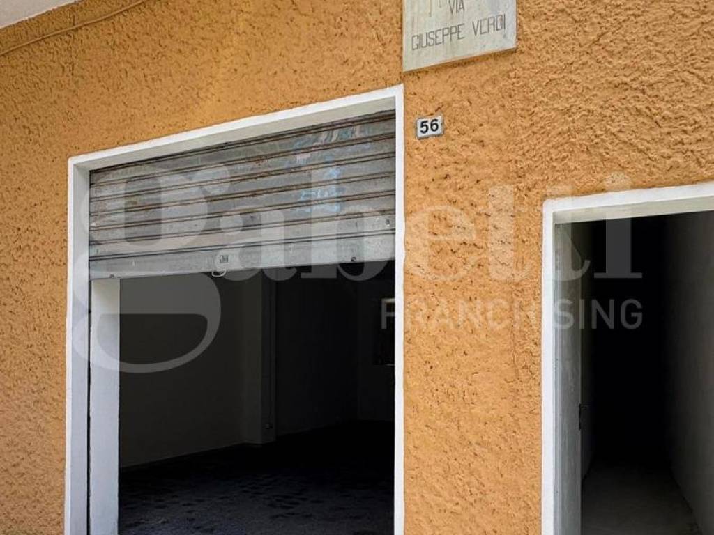 negozio in vendita a Cagliari in zona San Benedetto