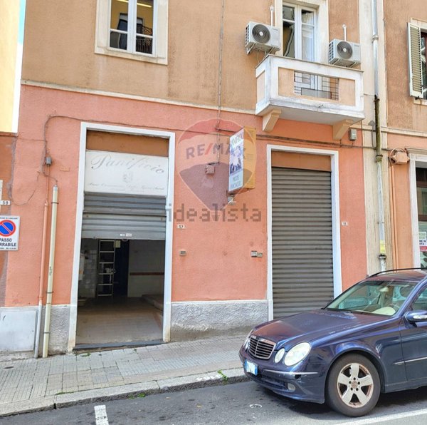 locale commerciale in vendita a Cagliari