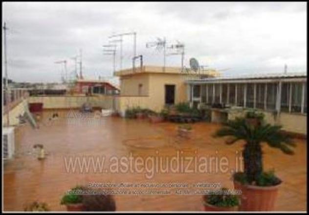 locale commerciale in vendita a Cagliari in zona Tribunale