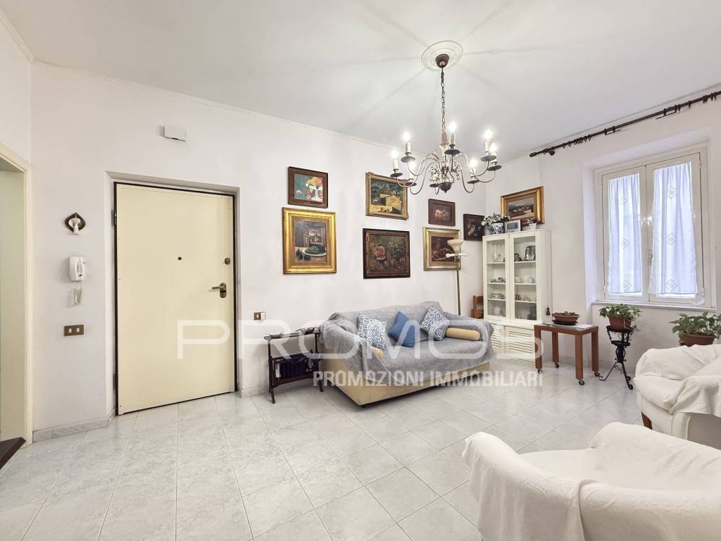 appartamento in vendita a Cagliari in zona Villanova