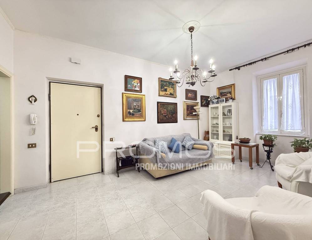 appartamento in vendita a Cagliari in zona Villanova