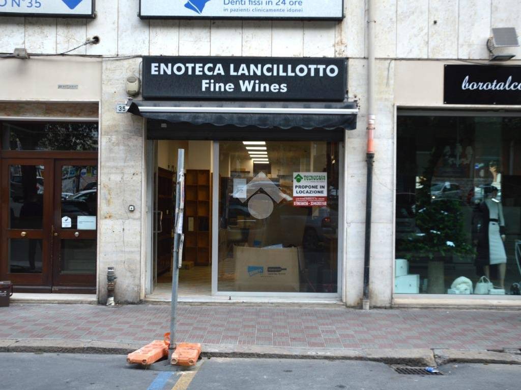 negozio in vendita a Cagliari in zona San Benedetto