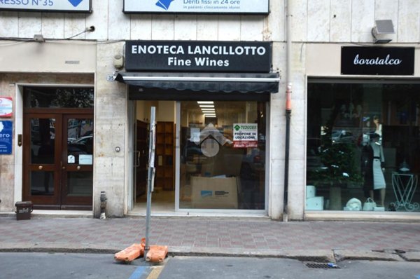 negozio in vendita a Cagliari in zona San Benedetto