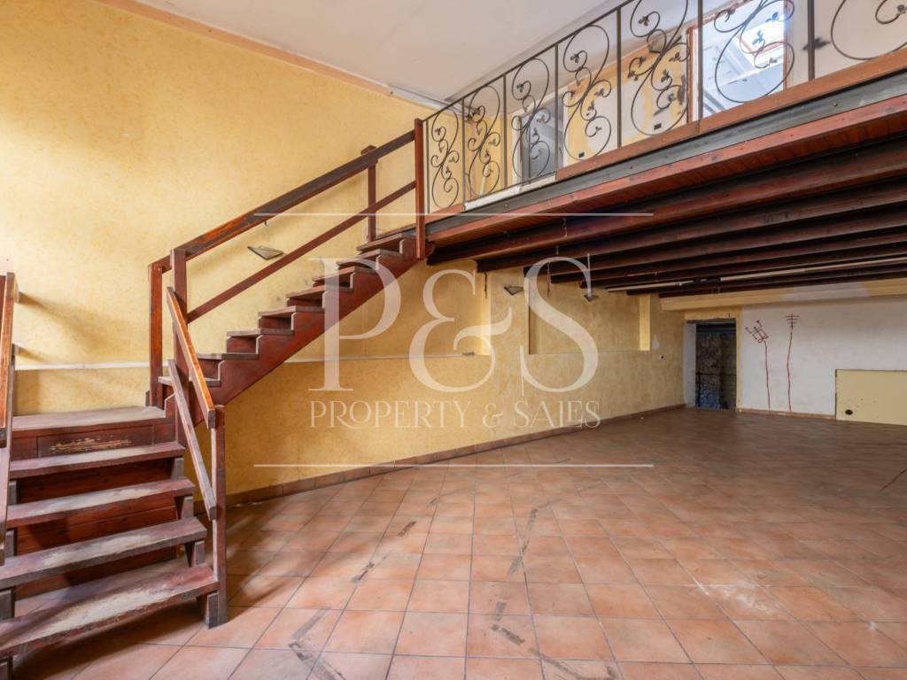 intera palazzina in vendita a Cagliari in zona Villanova