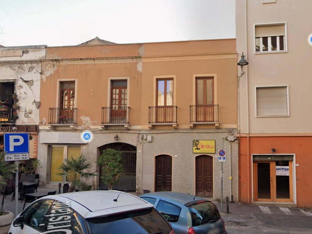 negozio in vendita a Cagliari in zona Villanova