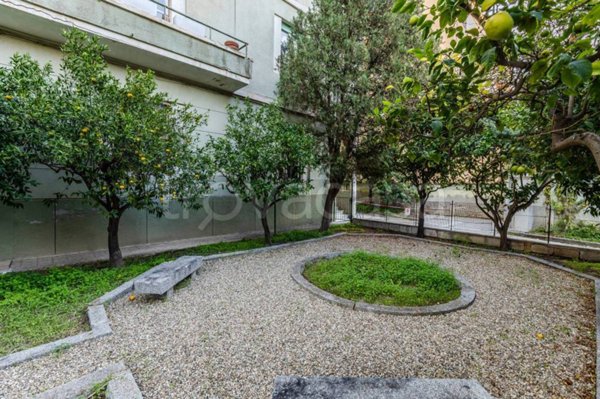 appartamento in vendita a Cagliari in zona Bonaria