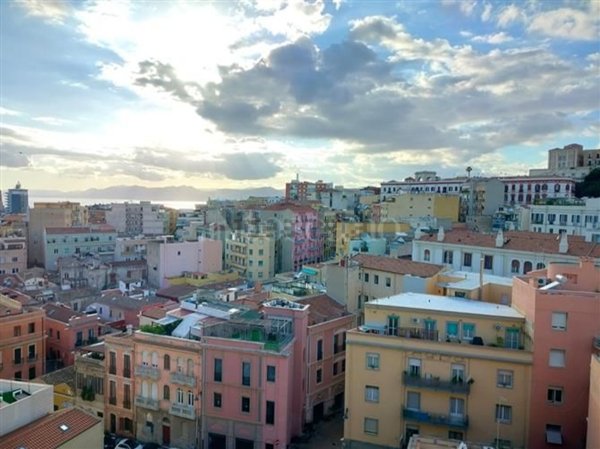 appartamento in vendita a Cagliari in zona Villanova