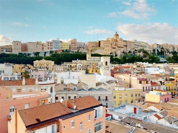 appartamento in vendita a Cagliari in zona Villanova