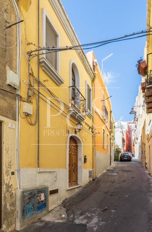 quadrivano in vendita a Cagliari in zona Villanova