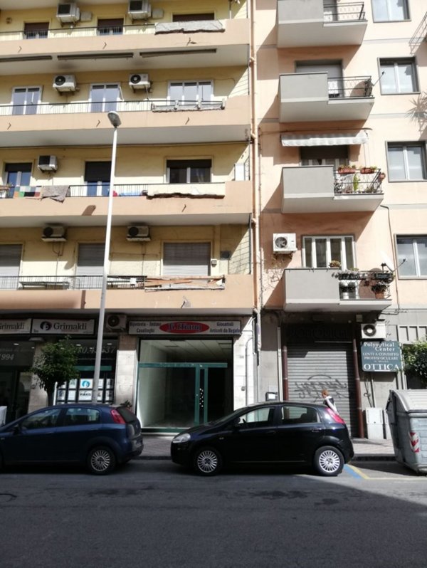 negozio in vendita a Cagliari in zona San Benedetto