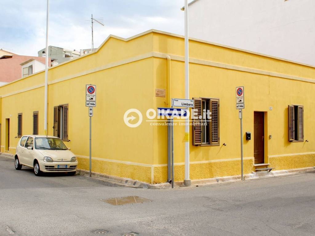 casa indipendente in vendita a Cagliari in zona Pirri