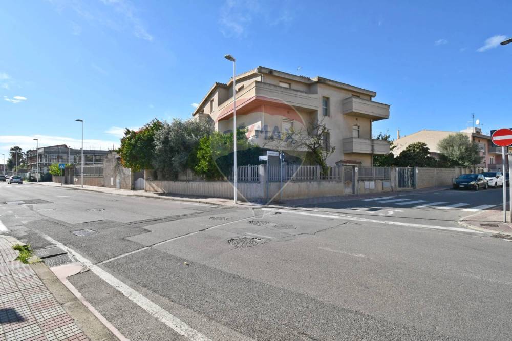 appartamento in vendita a Cagliari in zona Pirri