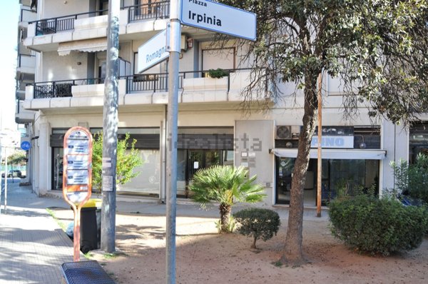 locale commerciale in vendita a Cagliari in zona La Vega