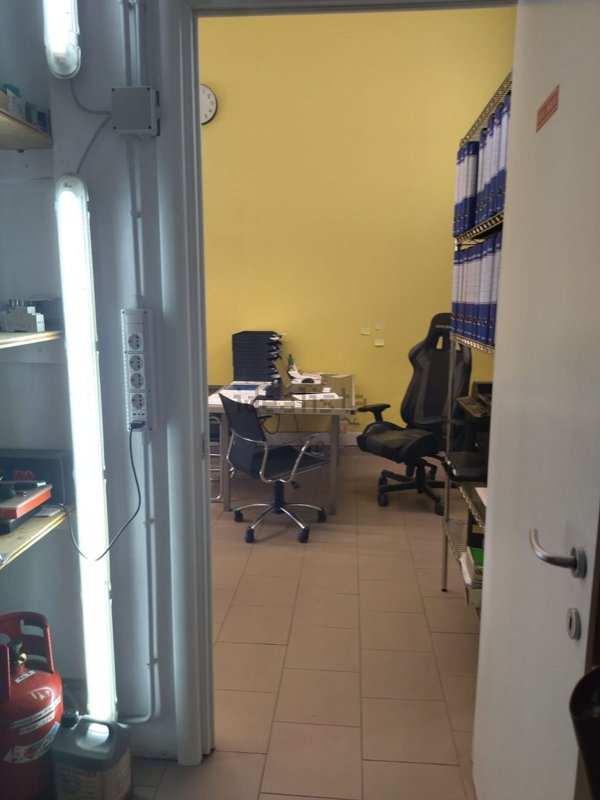 locale commerciale in vendita a Cagliari in zona Marina