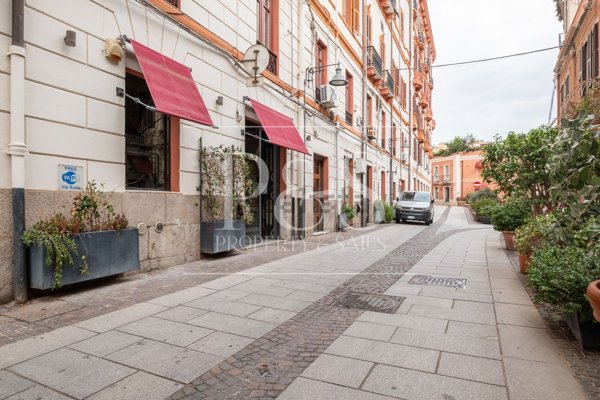 locale commerciale in vendita a Cagliari in zona Villanova