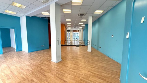 locale commerciale in vendita a Cagliari in zona Stampace/Punici