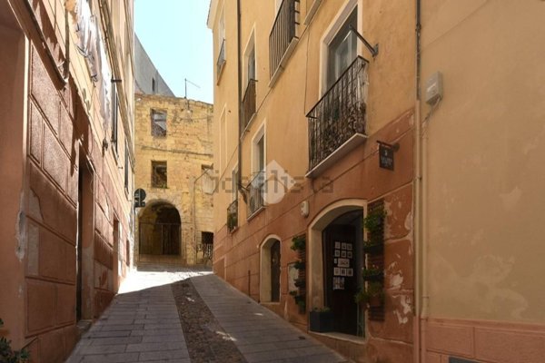 villa in vendita a Cagliari in zona Castello