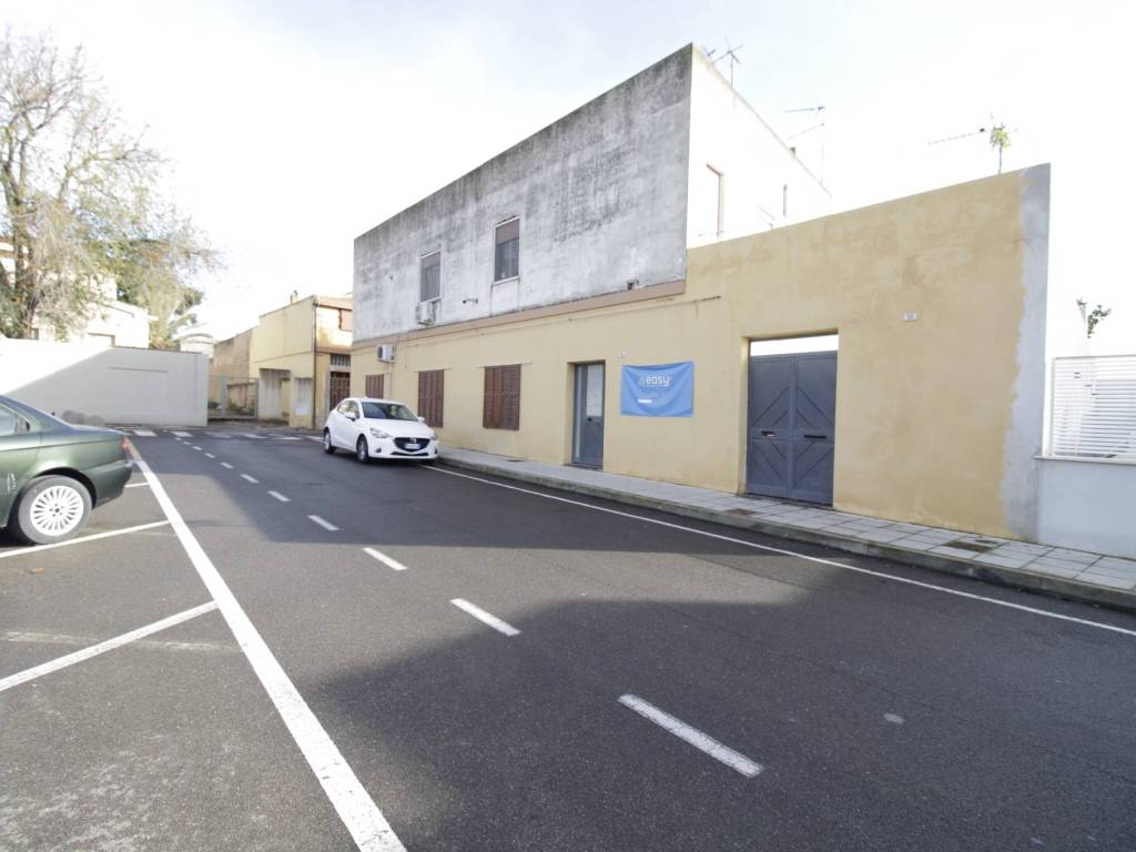 appartamento in vendita a Cagliari in zona Pirri