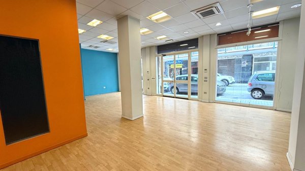 negozio in vendita a Cagliari in zona Stampace/Punici