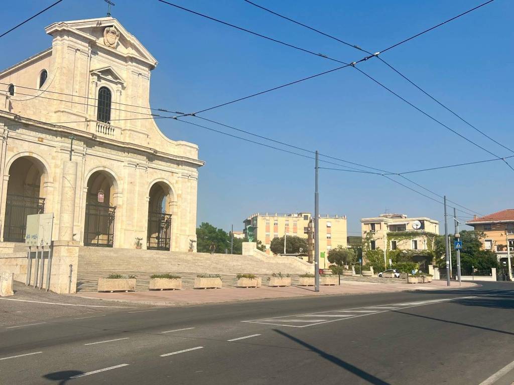 appartamento in vendita a Cagliari in zona Bonaria