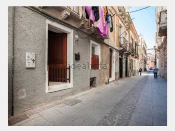 appartamento in vendita a Cagliari in zona Villanova