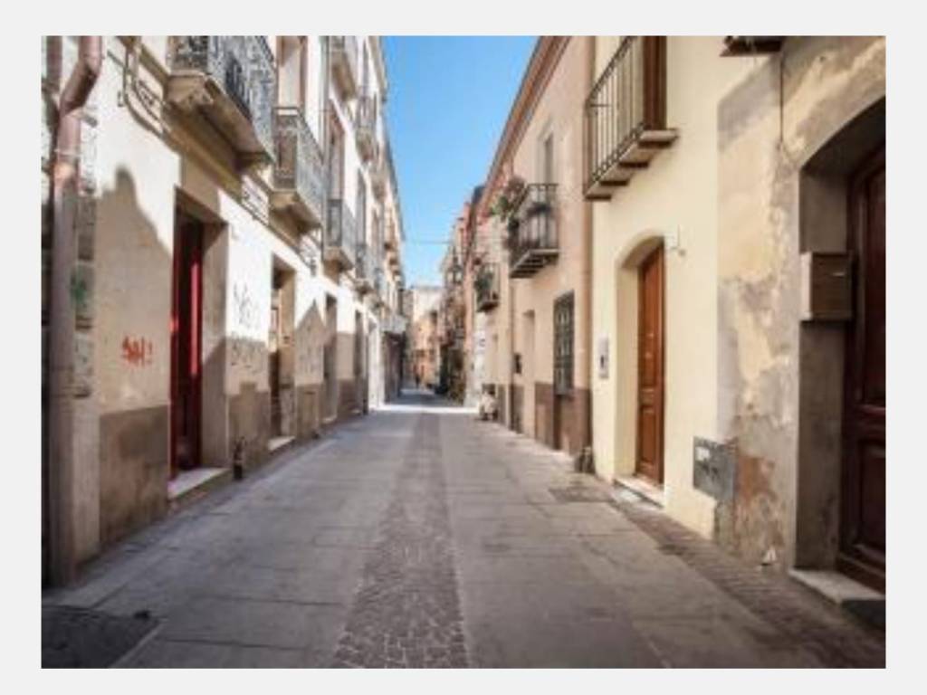 appartamento in vendita a Cagliari in zona Villanova